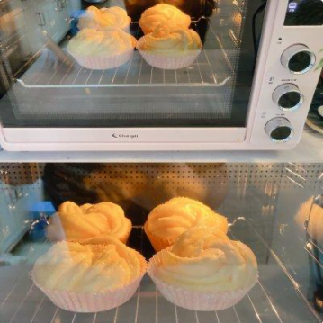 這款椰蓉面包超好吃，快來(lái)學(xué)，一次多做幾個(gè)，早餐錢(qián)都省了